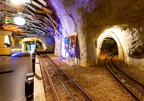 leerer Bahnsteig im Grazer Schloßberg